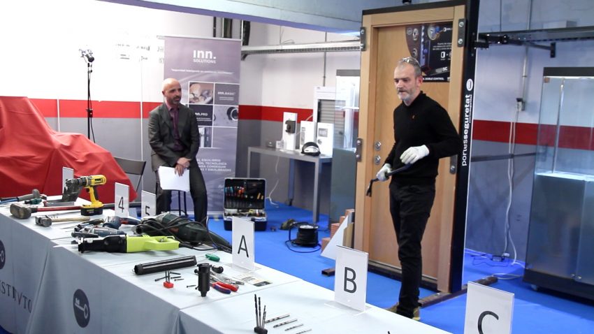 Evita el robo con puertas de seguridad