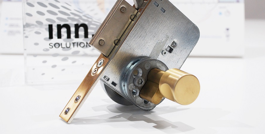 Cerradura con refuerzo anti cizallamiento by Security Point Madrid